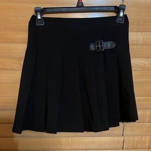 Holister // small pleated skirt